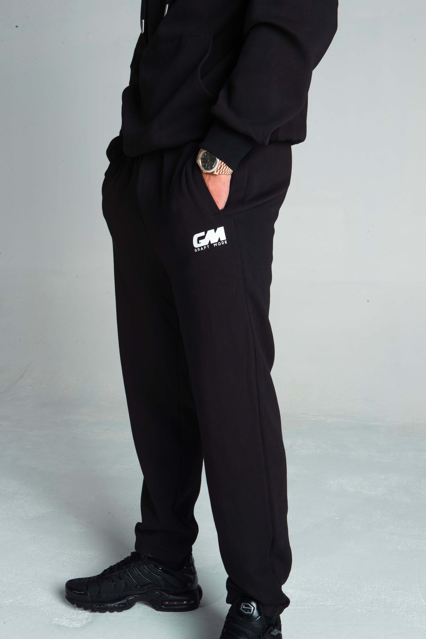 Graft Mode Black Pull over Bottoms