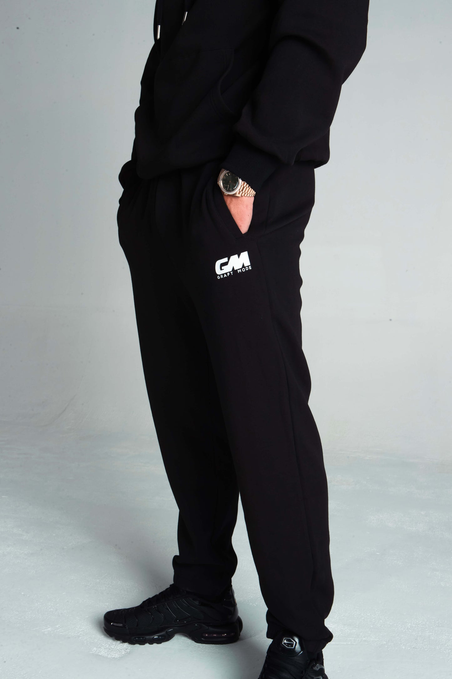 Graft Mode Black Pull over Bottoms